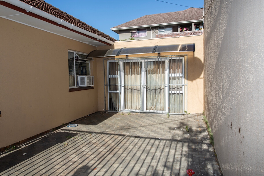 6 Bedroom Property for Sale in Richmond Western Cape